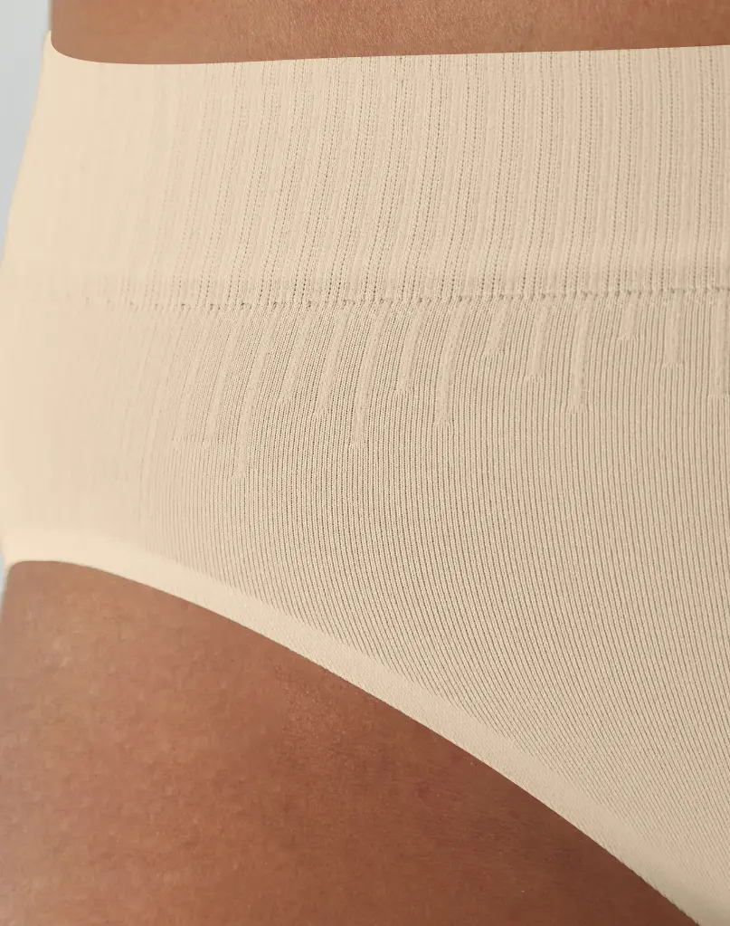 Panty sin costuras de corte alto Comfort Revolution Bali