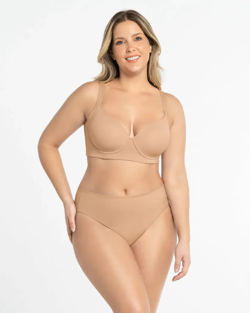 Panty clásico alto con control moderado en el abdomen